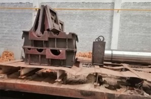特大型打砂設(shè)備，對(duì)所有特大型金屬件表面打砂清除表面雜質(zhì)